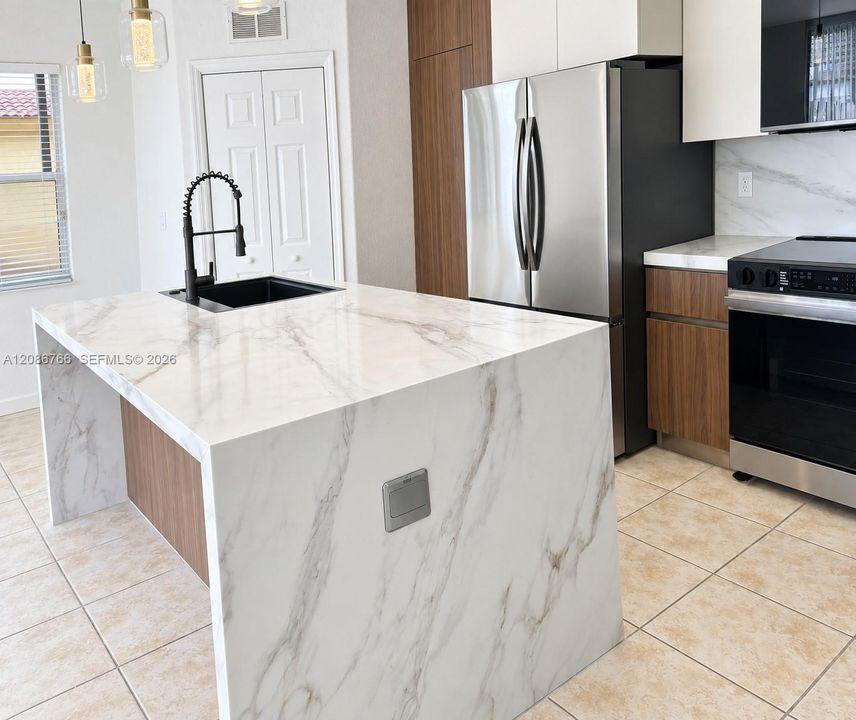 For Rent: $4,600 (4 beds, 2 baths, 2217 Square Feet)