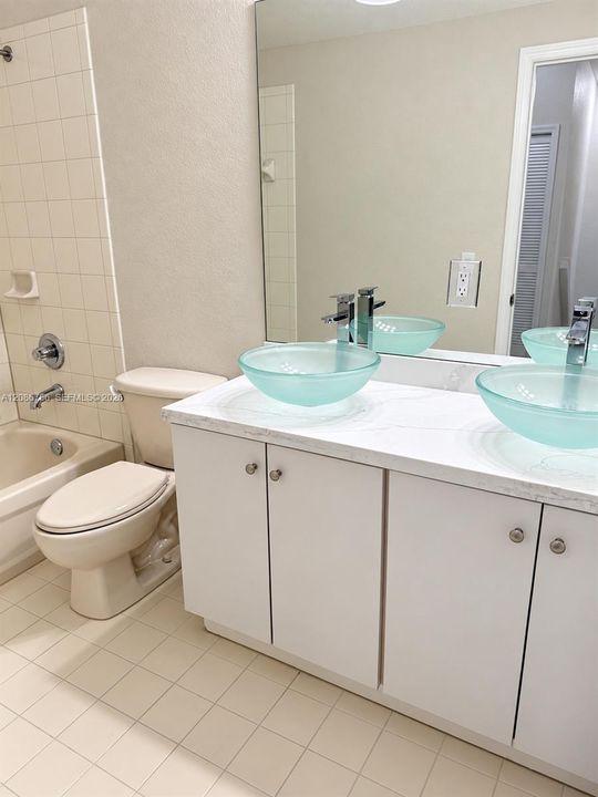 For Rent: $4,600 (4 beds, 2 baths, 2217 Square Feet)