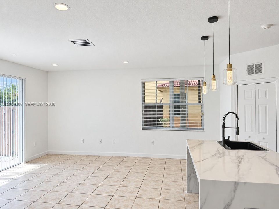 For Rent: $4,600 (4 beds, 2 baths, 2217 Square Feet)