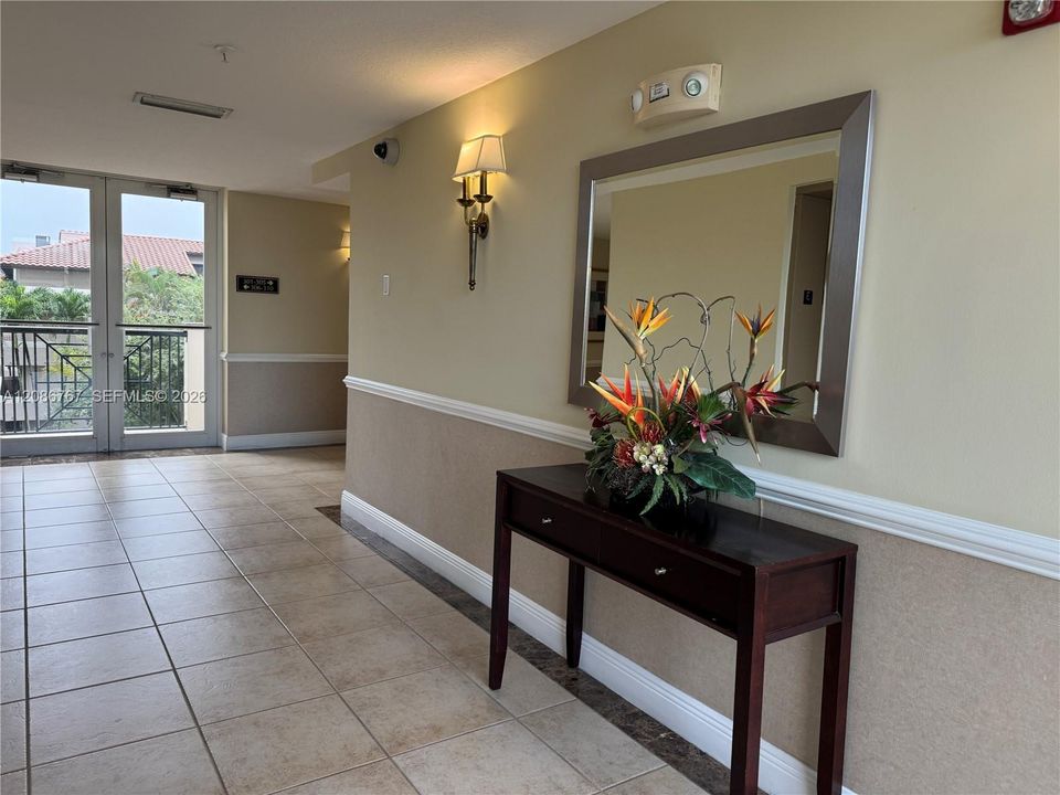 Active With Contract: $2,850 (2 beds, 2 baths, 1145 Square Feet)