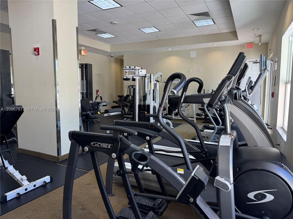 Active With Contract: $2,850 (2 beds, 2 baths, 1145 Square Feet)