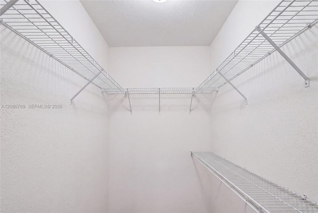 For Sale: $340,000 (3 beds, 2 baths, 1580 Square Feet)