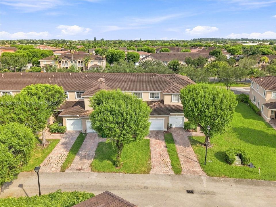For Sale: $340,000 (3 beds, 2 baths, 1580 Square Feet)