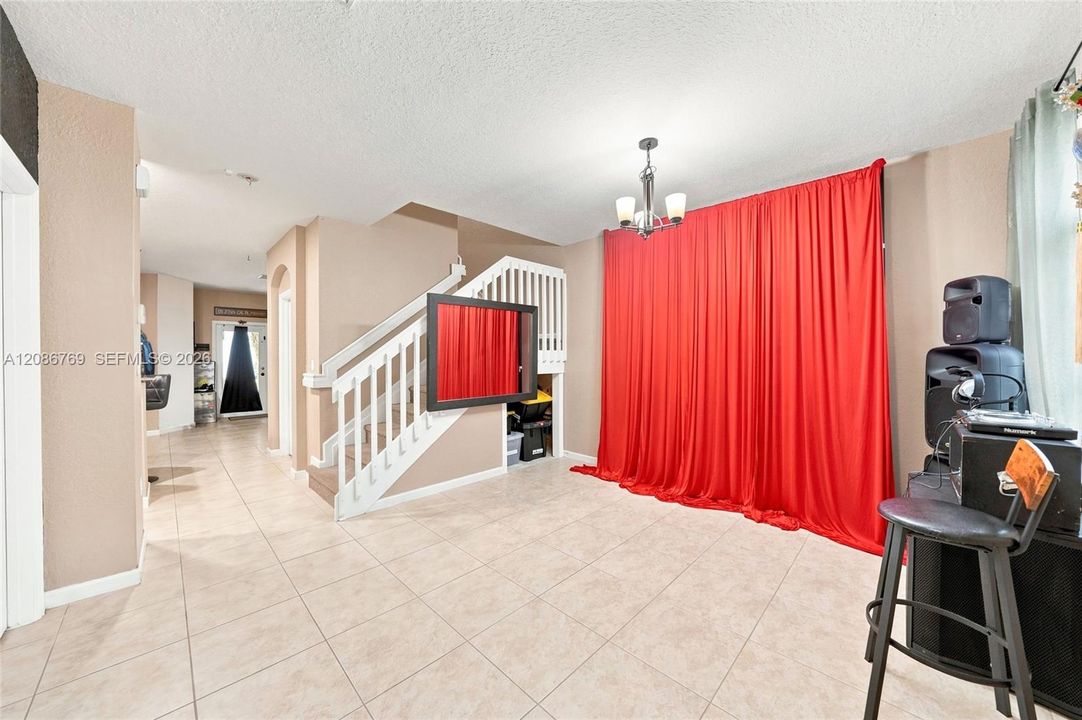 For Sale: $340,000 (3 beds, 2 baths, 1580 Square Feet)
