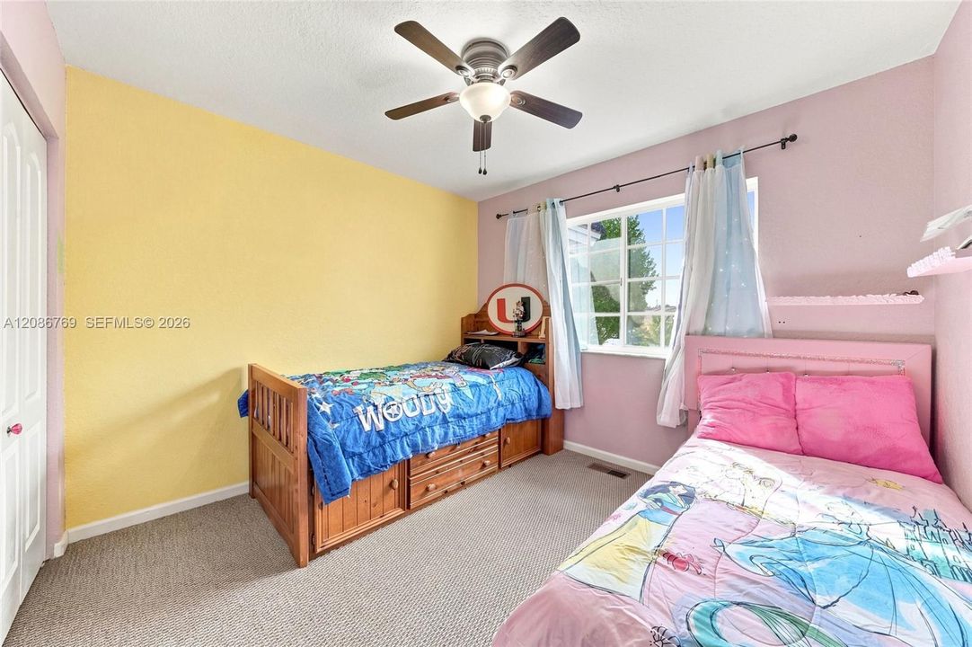 For Sale: $340,000 (3 beds, 2 baths, 1580 Square Feet)