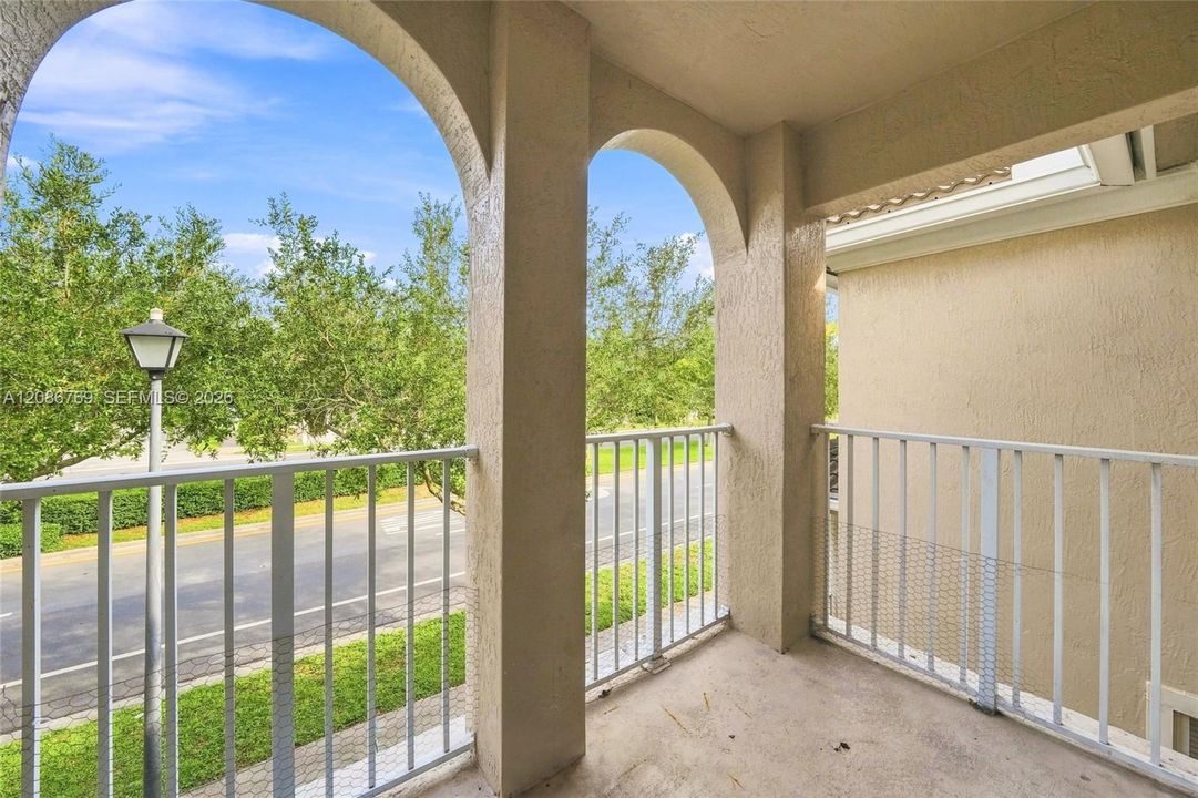 For Sale: $340,000 (3 beds, 2 baths, 1580 Square Feet)