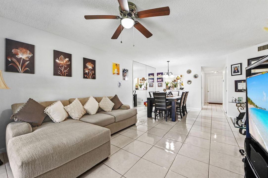 13 Living room 04