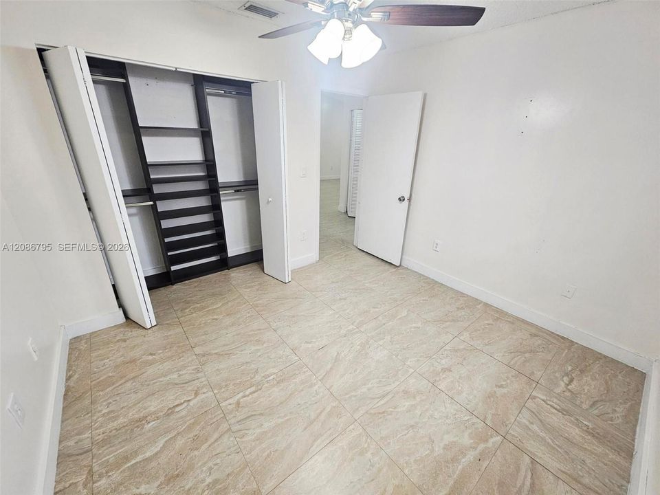 В аренду: $3,250 (3 спален, 2 ванн, 1240 Квадратных фут)