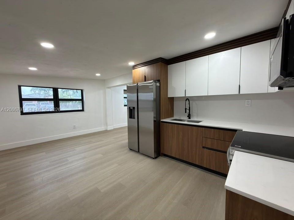 For Sale: $554,000 (3 beds, 2 baths, 1428 Square Feet)
