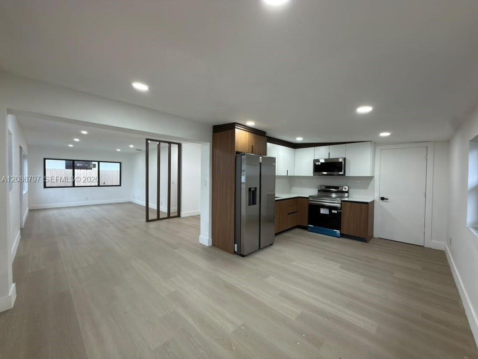 For Sale: $554,000 (3 beds, 2 baths, 1428 Square Feet)