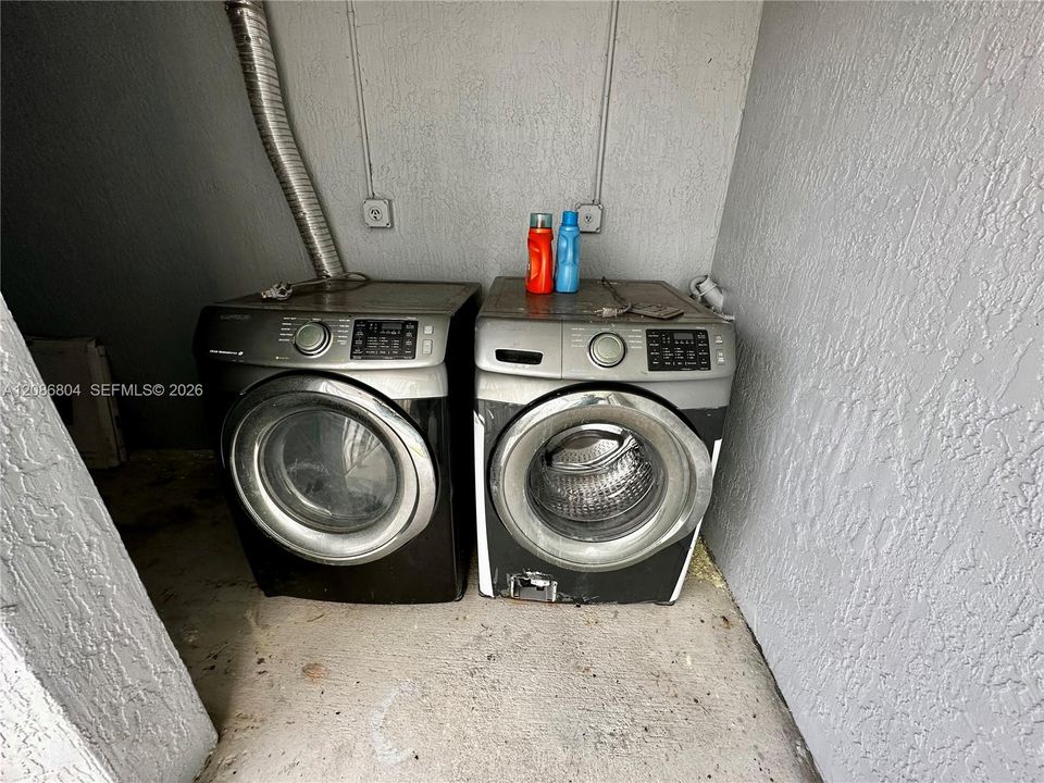 В аренду: $3,445 (3 спален, 2 ванн, 1364 Квадратных фут)