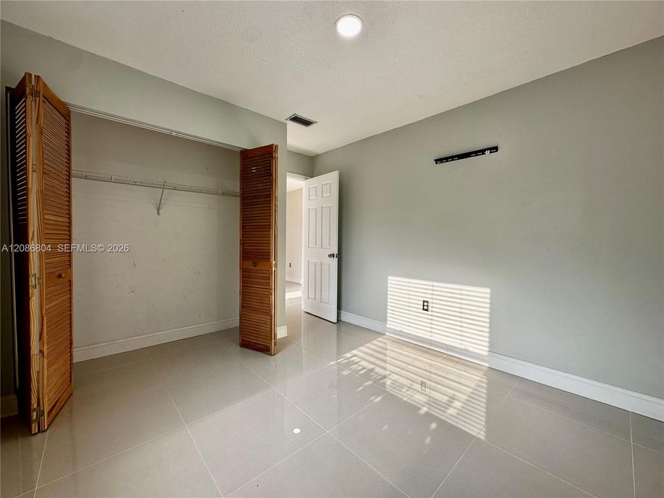 В аренду: $3,445 (3 спален, 2 ванн, 1364 Квадратных фут)