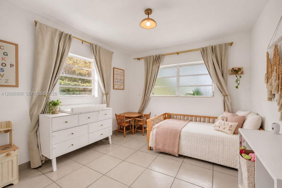 На продажу: $950,000 (4 спален, 3 ванн, 1923 Квадратных фут)