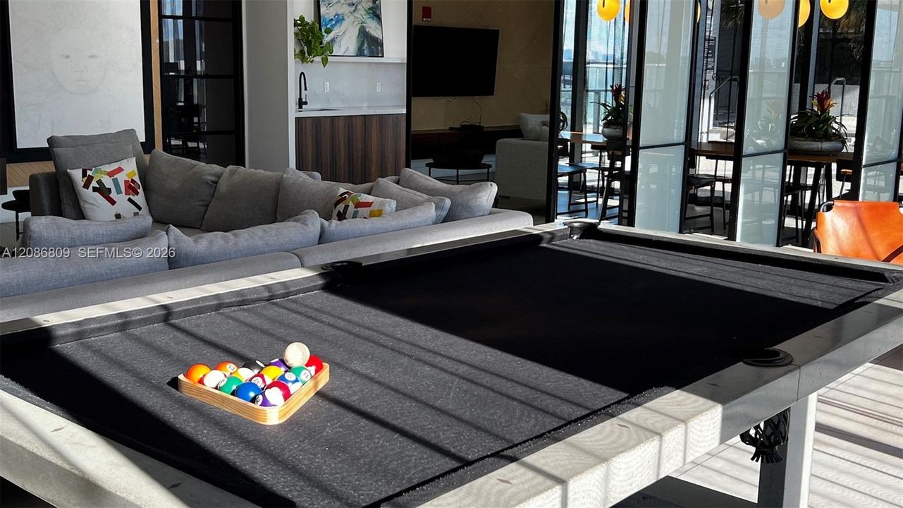 В аренду: $3,400 (1 спален, 1 ванн, 713 Квадратных фут)