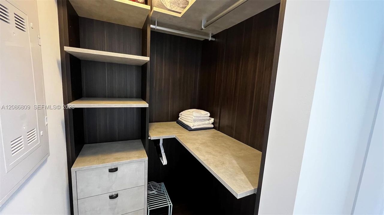 В аренду: $3,400 (1 спален, 1 ванн, 713 Квадратных фут)