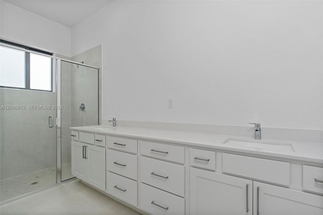 En Venta: $949,000 (5 camas, 4 baños, 0 Pies cuadrados)