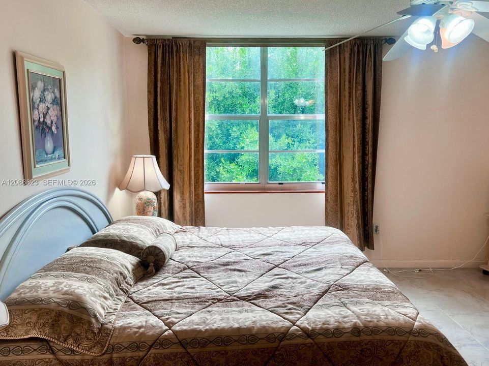 En Venta: $249,900 (1 camas, 1 baños, 930 Pies cuadrados)