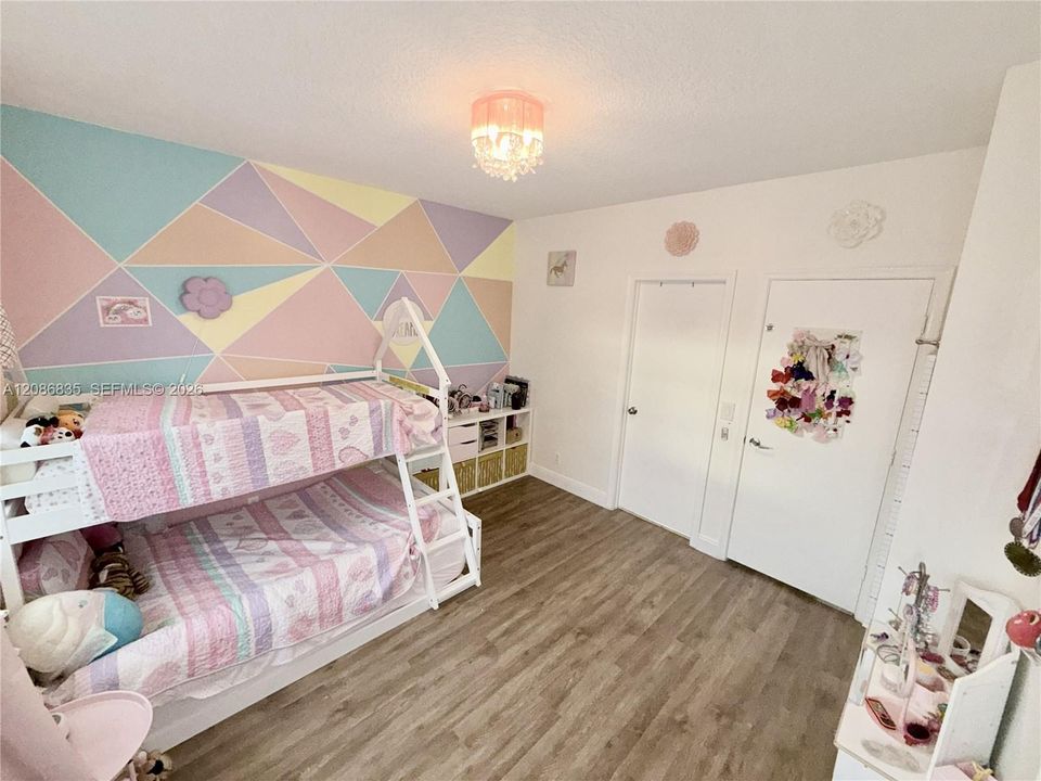 For Rent: $2,600 (2 beds, 2 baths, 1110 Square Feet)