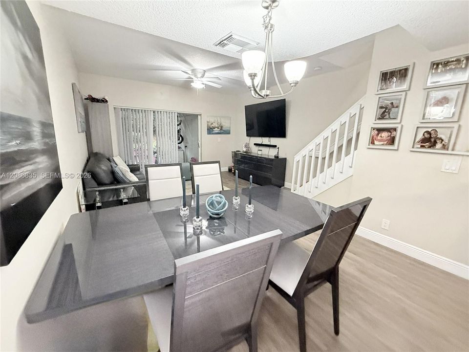 For Rent: $2,600 (2 beds, 2 baths, 1110 Square Feet)
