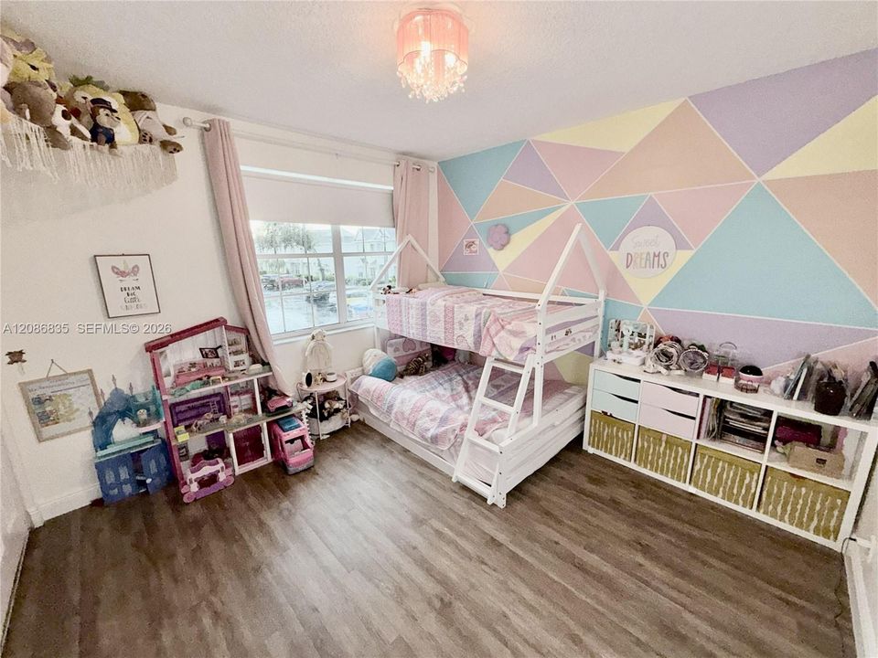 For Rent: $2,600 (2 beds, 2 baths, 1110 Square Feet)