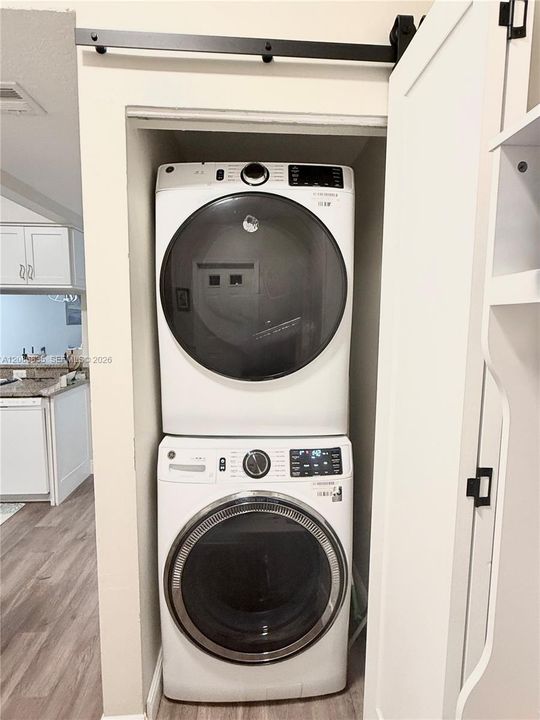 For Rent: $2,600 (2 beds, 2 baths, 1110 Square Feet)