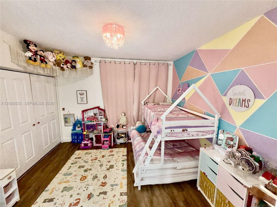 For Rent: $2,600 (2 beds, 2 baths, 1110 Square Feet)