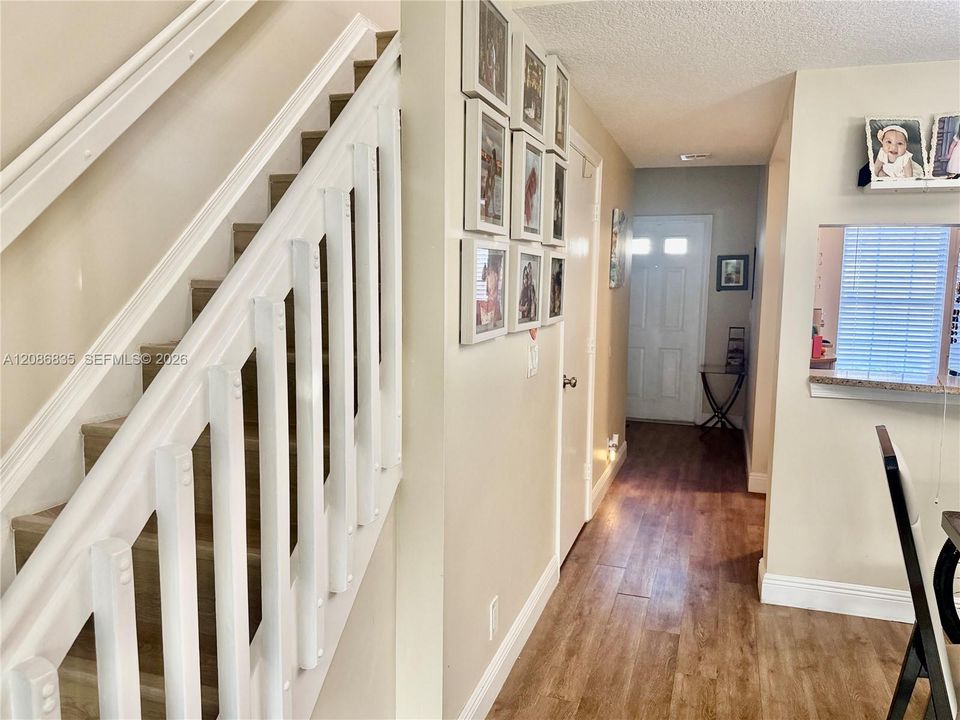 For Rent: $2,600 (2 beds, 2 baths, 1110 Square Feet)