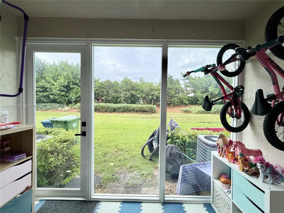 For Rent: $2,600 (2 beds, 2 baths, 1110 Square Feet)