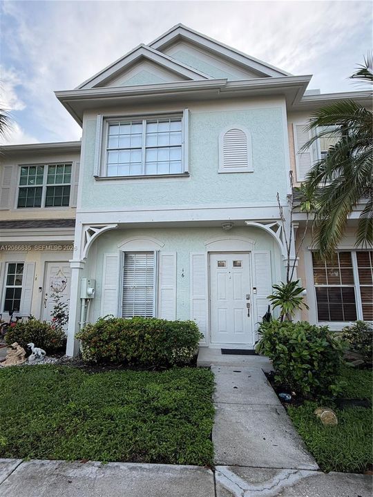 For Rent: $2,600 (2 beds, 2 baths, 1110 Square Feet)