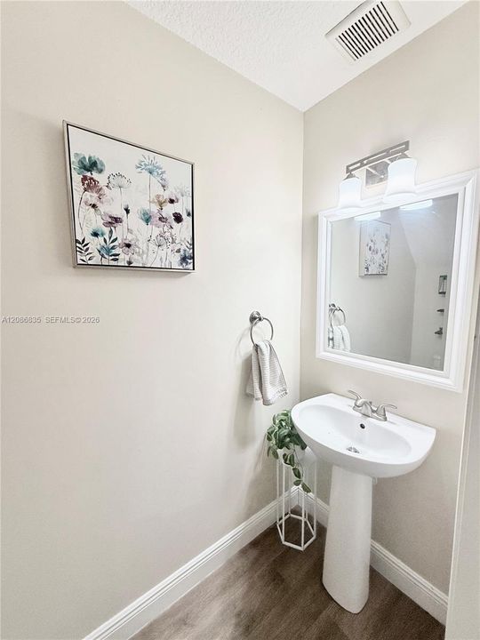 For Rent: $2,600 (2 beds, 2 baths, 1110 Square Feet)
