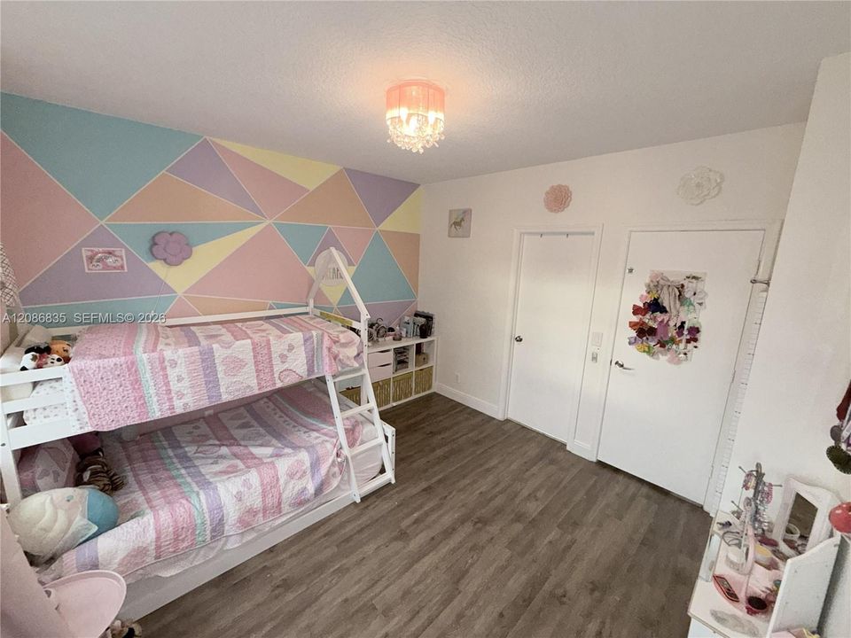 For Rent: $2,600 (2 beds, 2 baths, 1110 Square Feet)