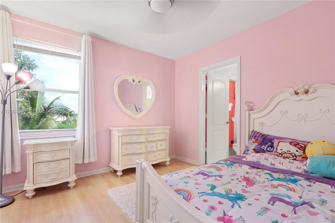 For Sale: $760,000 (4 beds, 3 baths, 2163 Square Feet)