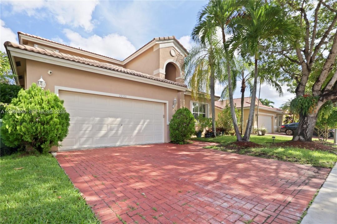 For Sale: $760,000 (4 beds, 3 baths, 2163 Square Feet)
