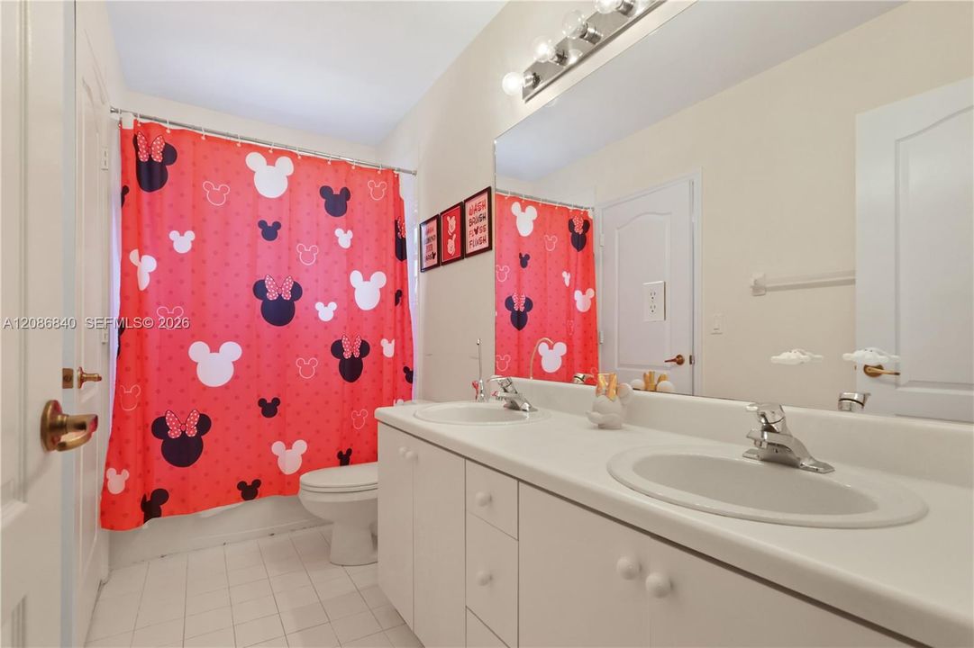 For Sale: $760,000 (4 beds, 3 baths, 2163 Square Feet)