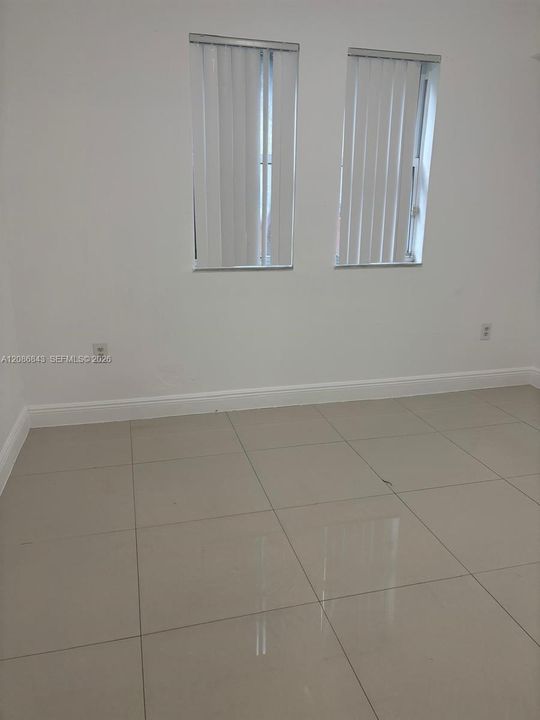 For Rent: $2,000 (2 beds, 2 baths, 914 Square Feet)