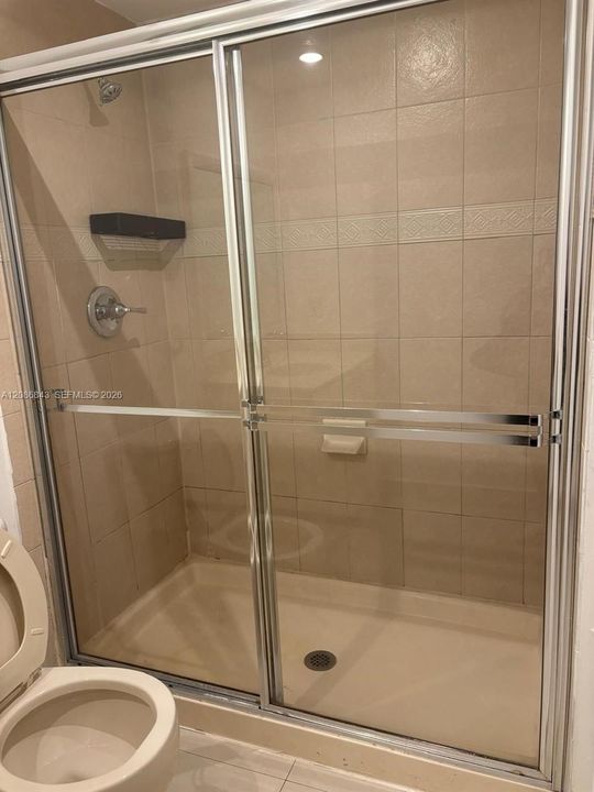 For Rent: $2,000 (2 beds, 2 baths, 914 Square Feet)