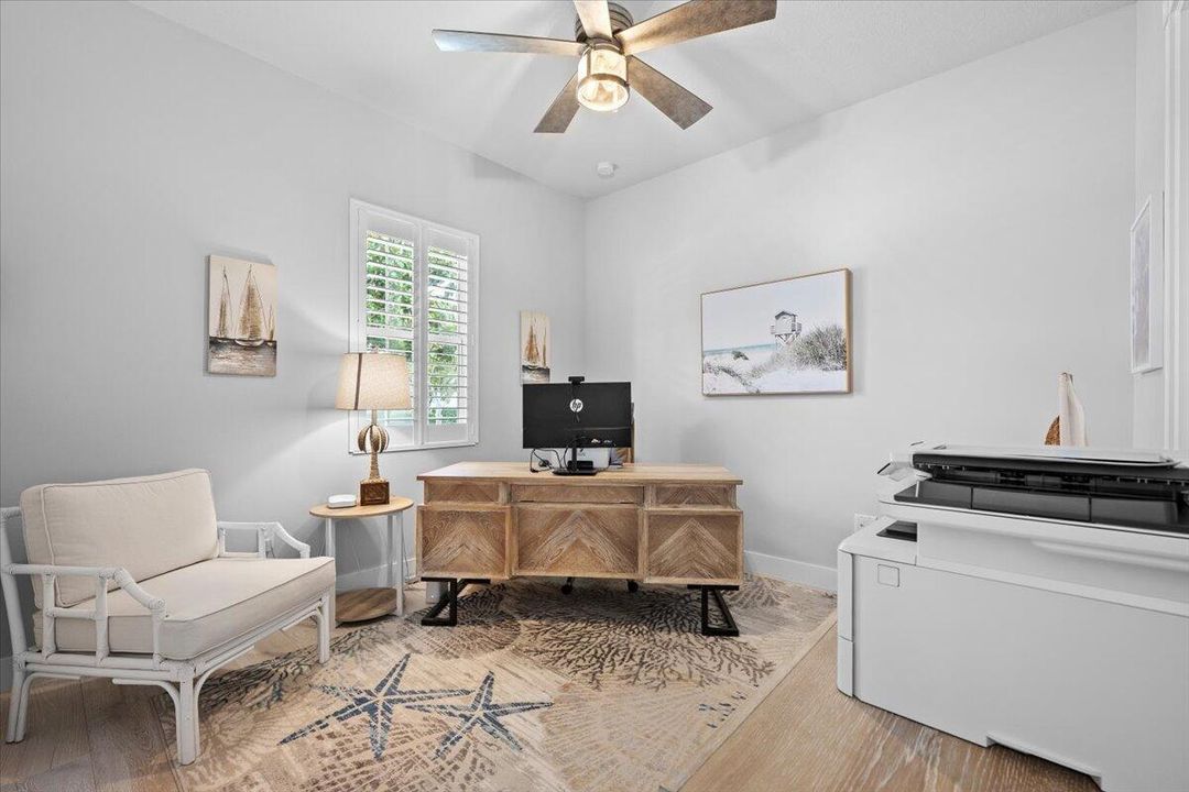 Bright Flex Space Corner