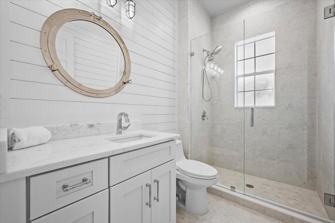 Casita Full Bath