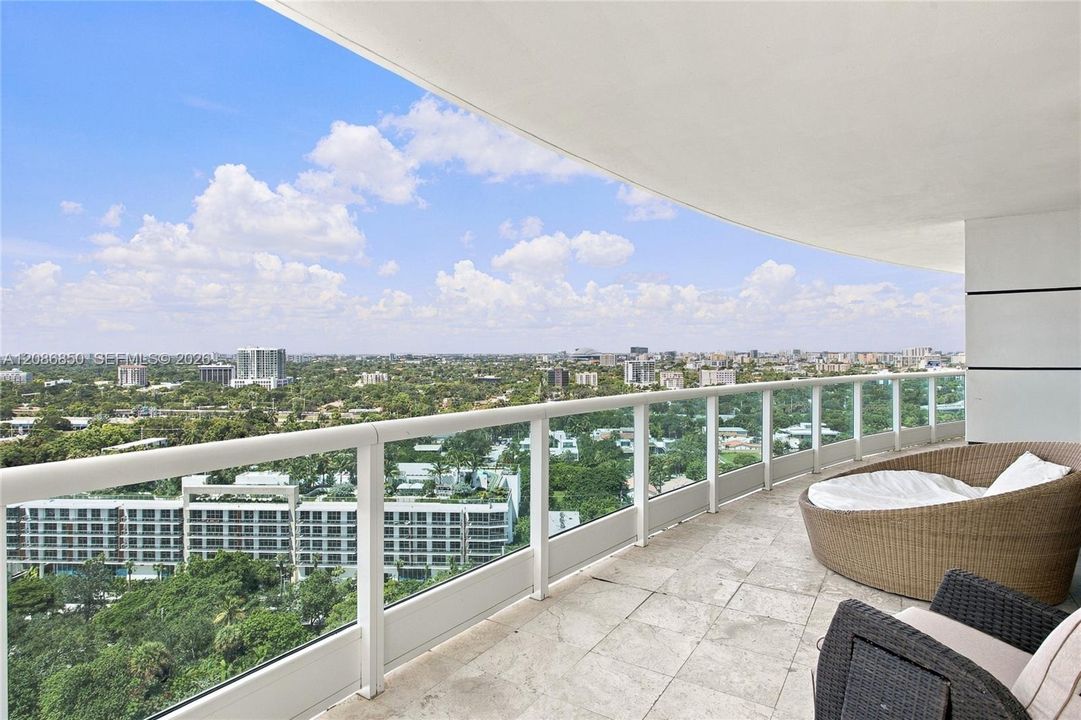 En Venta: $2,250,000 (3 camas, 3 baños, 2310 Pies cuadrados)