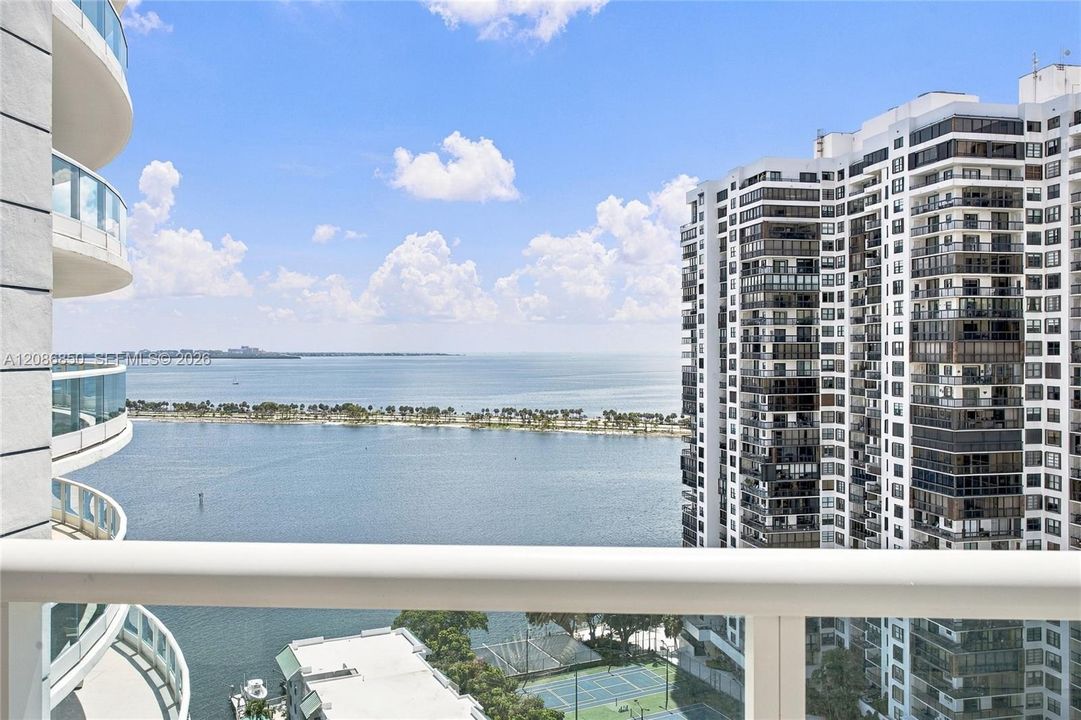 En Venta: $2,250,000 (3 camas, 3 baños, 2310 Pies cuadrados)