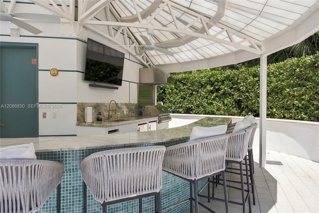En Venta: $2,250,000 (3 camas, 3 baños, 2310 Pies cuadrados)