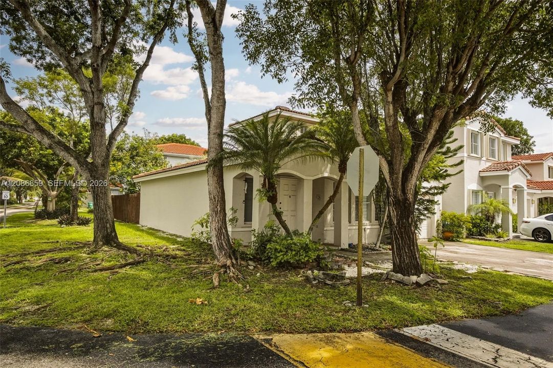 For Sale: $550,000 (3 beds, 2 baths, 1490 Square Feet)