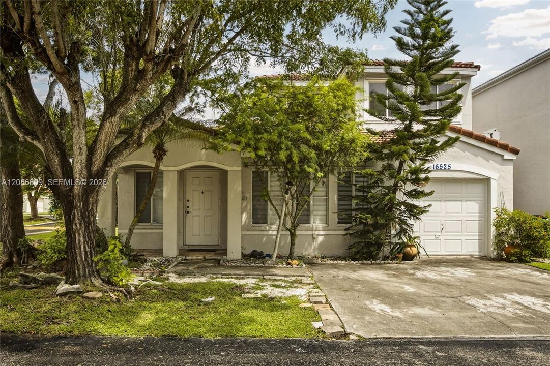 For Sale: $550,000 (3 beds, 2 baths, 1490 Square Feet)