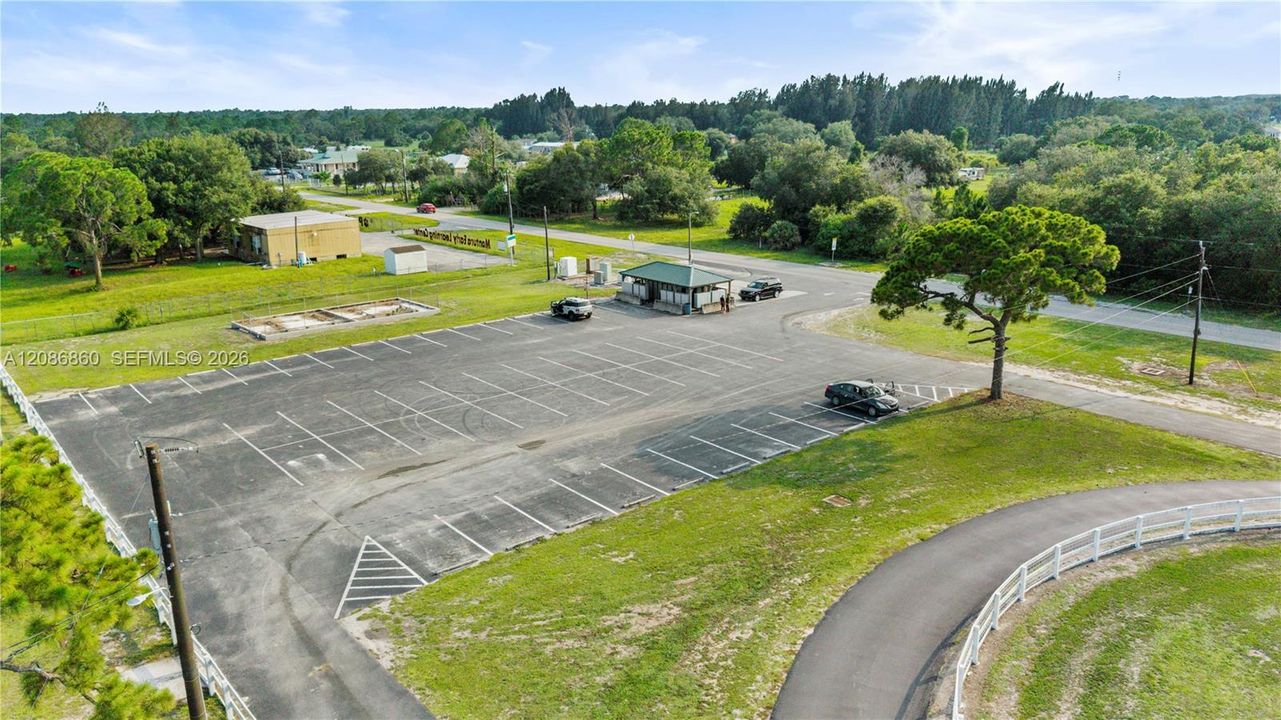 На продажу: $50,000 (1.25 acres)