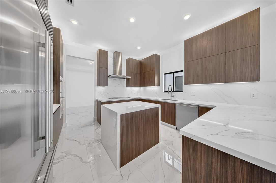 В аренду: $13,900 (5 спален, 4 ванн, 0 Квадратных фут)