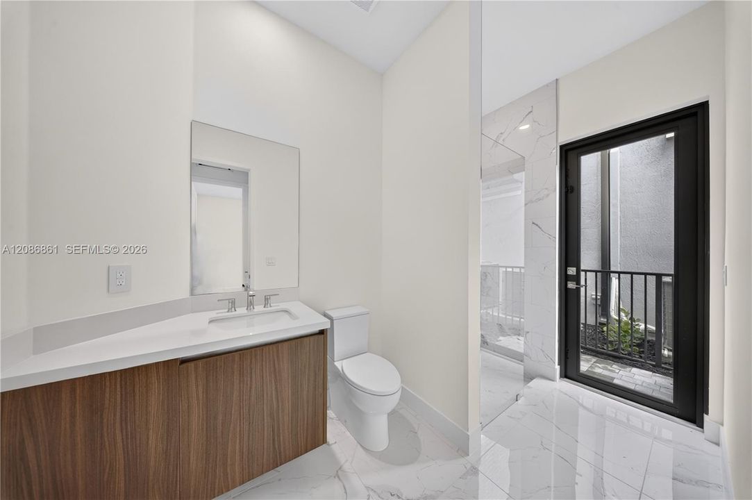 В аренду: $13,900 (5 спален, 4 ванн, 0 Квадратных фут)