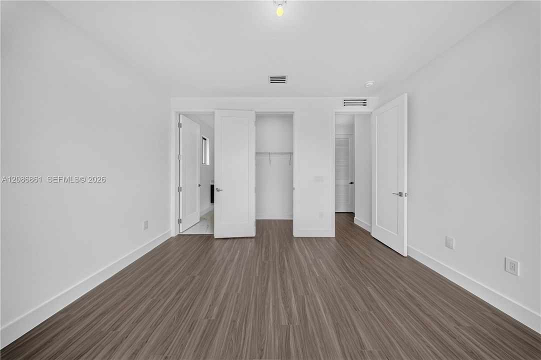 В аренду: $13,900 (5 спален, 4 ванн, 0 Квадратных фут)