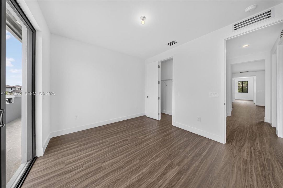В аренду: $13,900 (5 спален, 4 ванн, 0 Квадратных фут)