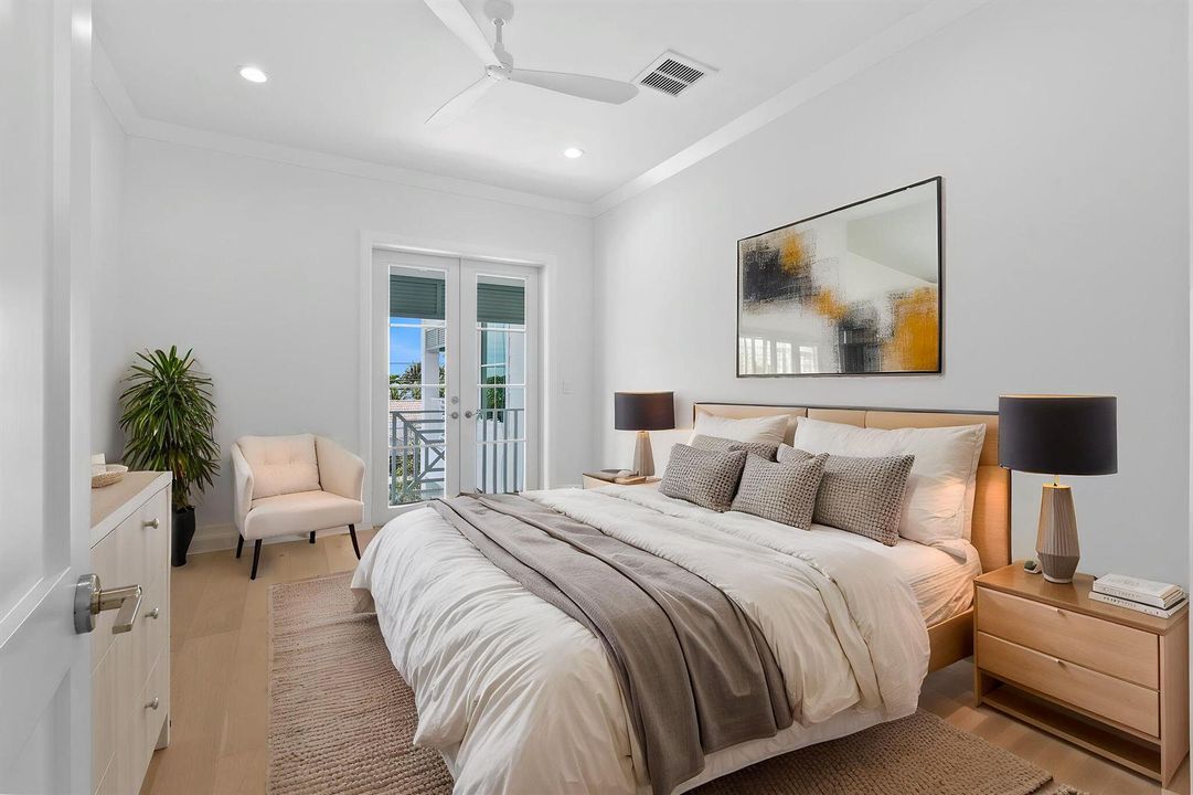 UpstairsBedroom02VS01