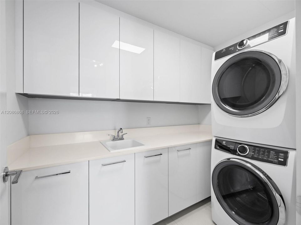 En Venta: $1,925,000 (2 camas, 3 baños, 1789 Pies cuadrados)